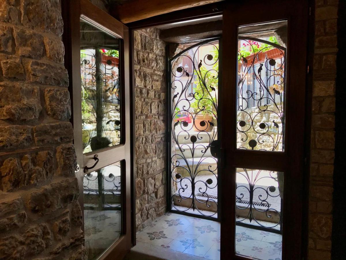 Borgo Manca Suite ซัสโซ ดิ กาสตัลโด ภายนอก รูปภาพ