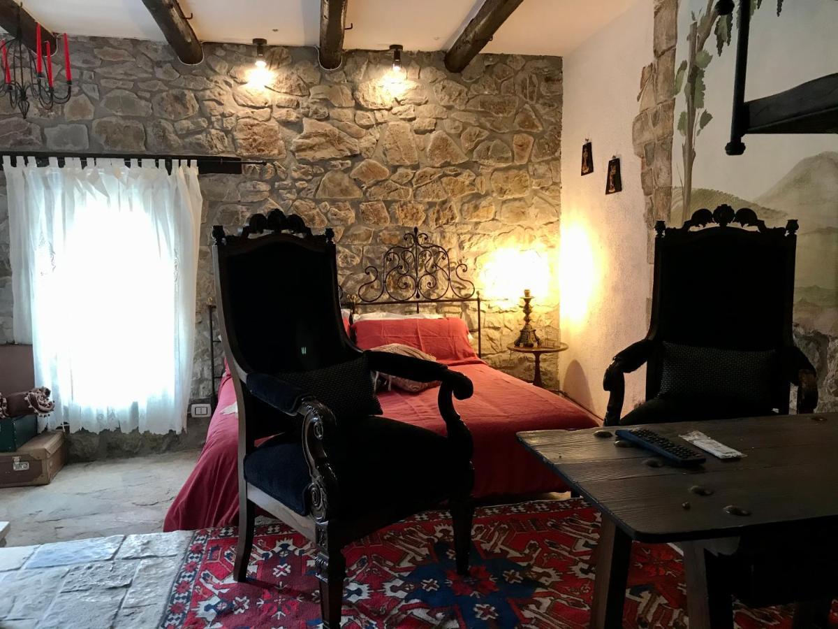 Borgo Manca Suite ซัสโซ ดิ กาสตัลโด ภายนอก รูปภาพ