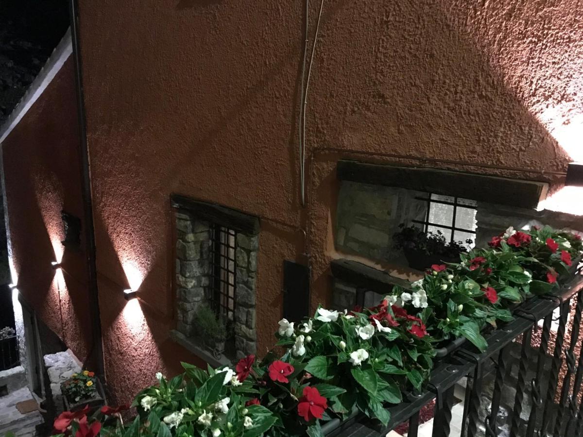 Borgo Manca Suite ซัสโซ ดิ กาสตัลโด ภายนอก รูปภาพ