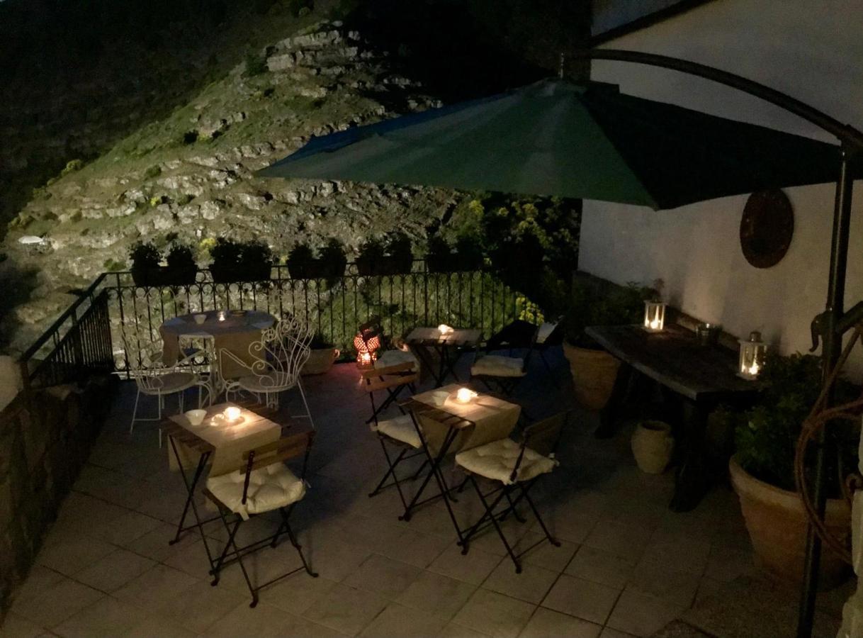 Borgo Manca Suite ซัสโซ ดิ กาสตัลโด ภายนอก รูปภาพ