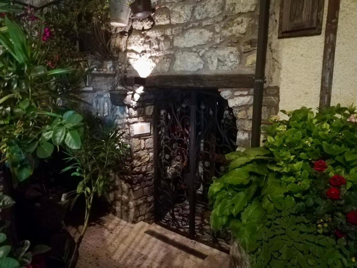 Borgo Manca Suite ซัสโซ ดิ กาสตัลโด ภายนอก รูปภาพ