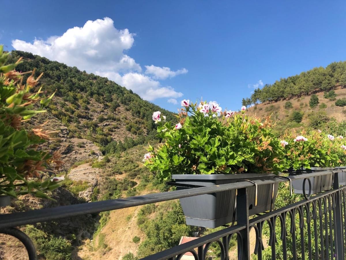 Borgo Manca Suite ซัสโซ ดิ กาสตัลโด ภายนอก รูปภาพ