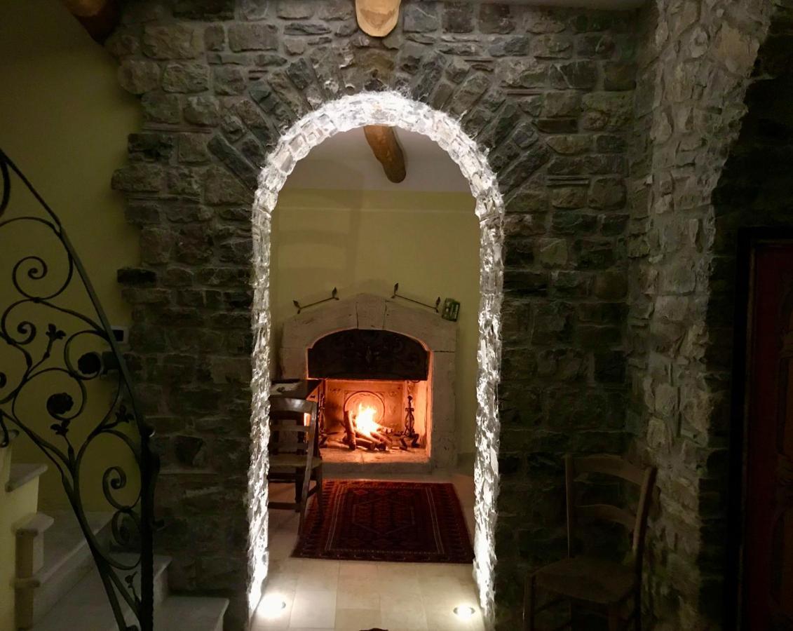 Borgo Manca Suite ซัสโซ ดิ กาสตัลโด ภายนอก รูปภาพ